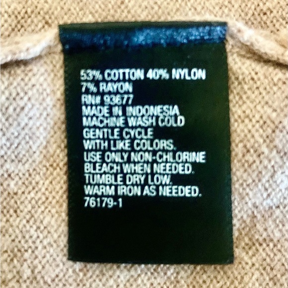 Nice soft sweater!  Worn once! - Picture 6 of 6